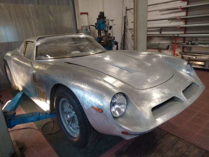 Vista frontale della Bizzarrini 5300 GT. Scarico realizzato da Giordano Competition di Giordano Marco. Competition Exhaust System.