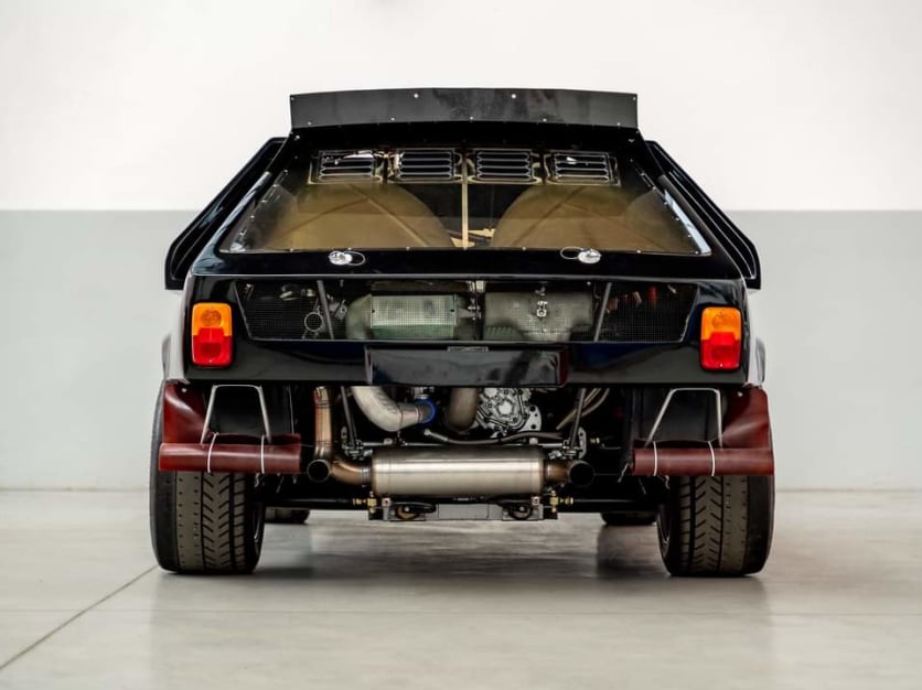 Vista posteriore della Lancia Delta S4. Scarico e tubi intercooler realizzati da Giordano Competition di Giordano Marco. Competition Exhaust System.