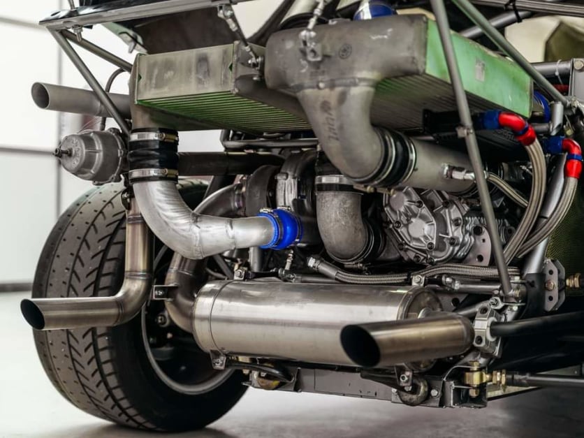 Vista dello scarico della Lancia Delta S4. Scarico e tubi intercooler realizzati da Giordano Competition di Giordano Marco. Competition Exhaust System.