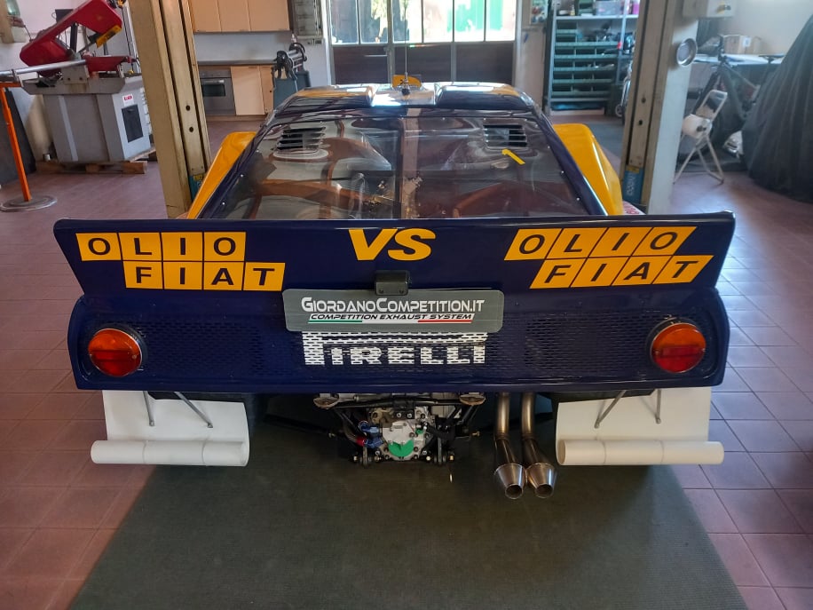 Vista posteriore della Lancia Delta 037. Scarico e collettore realizzato da Giordano Competition di Giordano Marco. Competition Exhaust System.